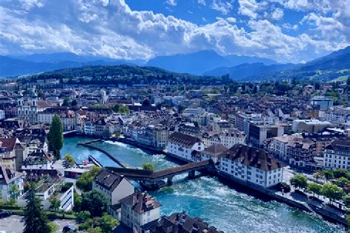 Grace, 29 — Escort in Romanel-sur-Lausanne, Switzerland