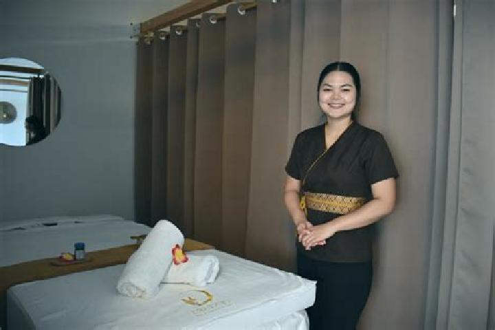 Grace, 30, a brunette amber-eyed asian companion based in Neeroeteren. Offering Erotic Massage, Couples, Fetish. Available for incall and outcall, overnight ...