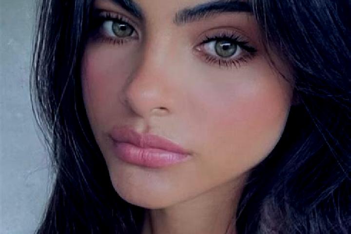Grace, 30, a brunette green-eyed european companion based in East Brisbane. Offering A-Level, Striptease, Erotic Massage. Available for incall and outcall, d...