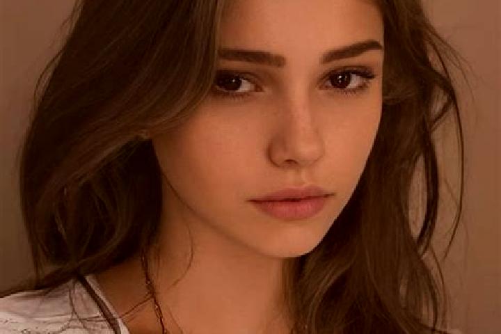 Grace, 31, a chestnut grey-eyed slavic companion based in Horperath. Offering A-Level, Tantra, Dinner Date. Available for incall and outcall, overnight booki...