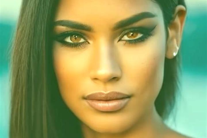 Grace, 32, a dark blonde amber-eyed latina companion based in Kaytitinga. Offering Duos, Domination, CIM, Party Girl. Available for incall and outcall, day a...