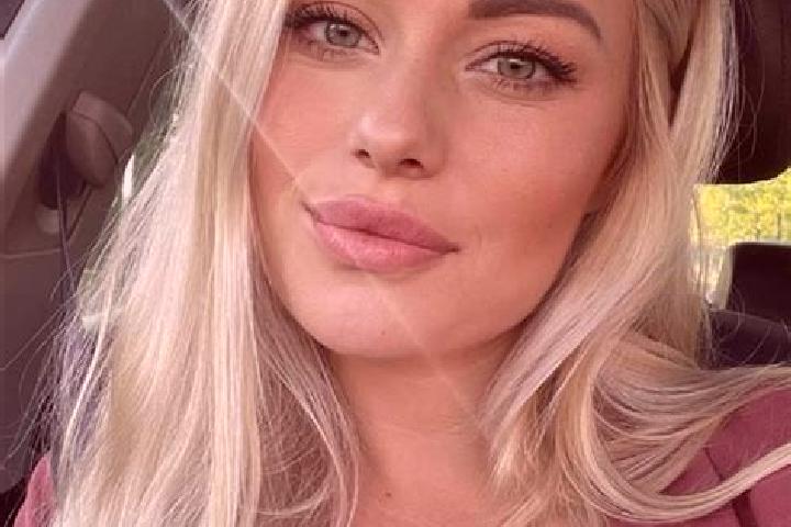 Grace, 33, a blonde hazel-eyed slavic companion based in Northfield. Offering Prostate Massage, Tantra, CIM, Overnight. Available for incall and outcall, day...