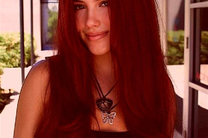 Grace, 34, a auburn dark-eyed latina companion based in Jogbani. Offering CIM, OWO, Roleplay. Available for incall and outcall, day and evening dates.