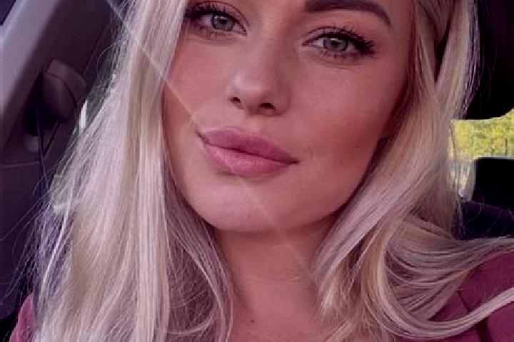 Grace, 34, a blonde hazel-eyed european companion based in Chatswood. Offering Tantra, Duos, Massage. Available for incall and outcall, day and evening dates.