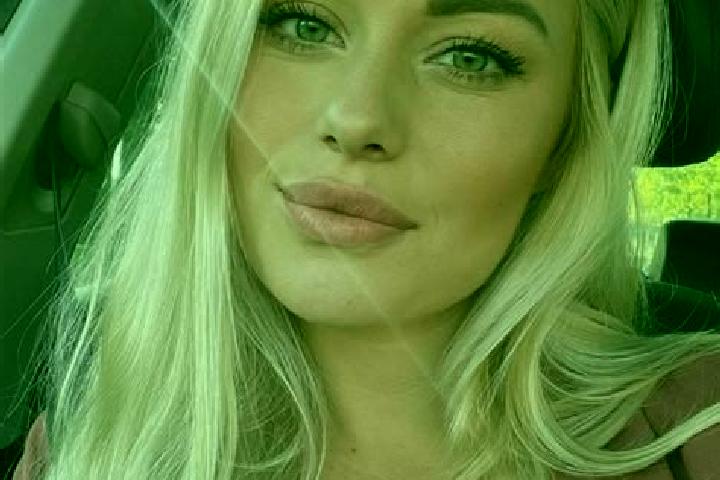 Grace, 34, a blonde hazel-eyed mediterranean companion based in Hong. Offering Party Girl, GFE. Available for incall and outcall, overnight bookings available.
