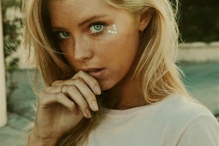 Grace, 35, a blonde blue-eyed middle eastern companion based in Pretty Prairie. Offering Travel Companion, Massage, Tantra, Deep French Kissing. Available fo...