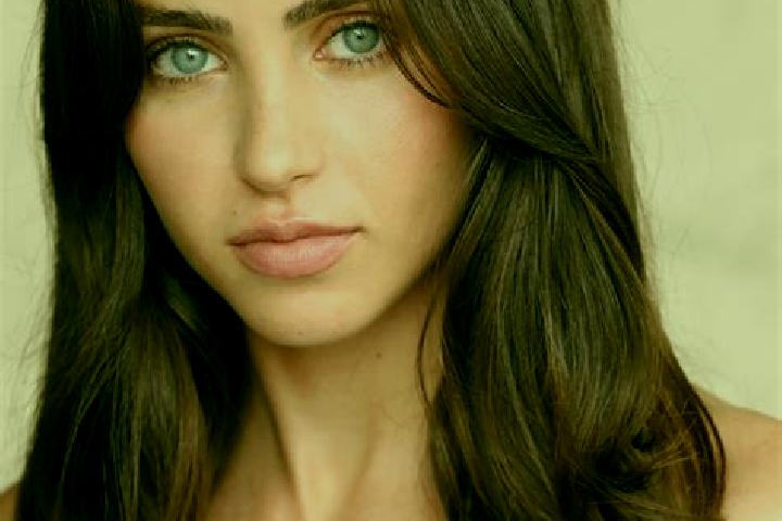Grace, 35, a brunette hazel-eyed latina companion based in Beclers. Offering OWO, GFE, Girlfriend Experience, Party Girl. Available for incall and outcall, o...