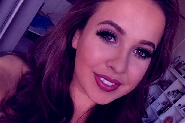 Grace, 36, a auburn amber-eyed middle eastern companion based in Sauviat-sur-Vige. Offering CIM, Erotic Massage, Massage, Overnight, Striptease. Available fo...