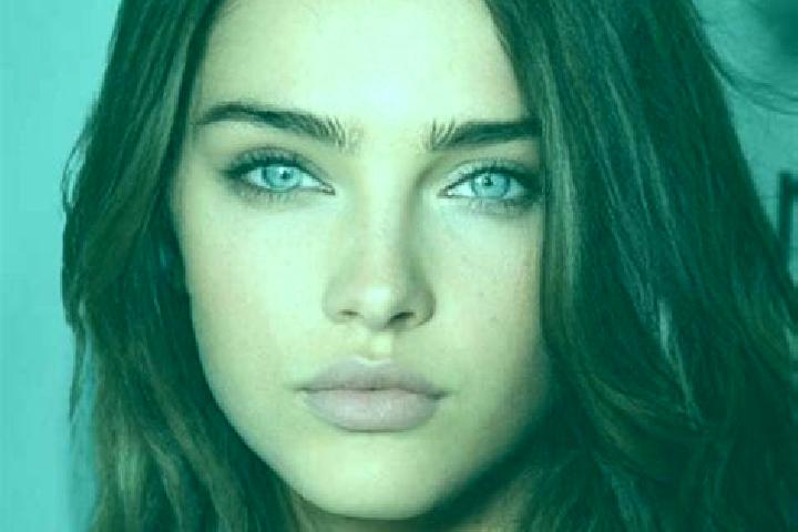 Grace, 36, a brunette blue-eyed mediterranean companion based in Balivka. Offering Party Girl, CIM. Available for incall and outcall, day and evening dates.