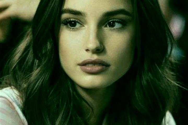Grace, 36, a brunette brown-eyed indian companion based in Ganapi. Offering Erotic Massage, CIM, GFE, BDSM. Available for incall and outcall, overnight booki...