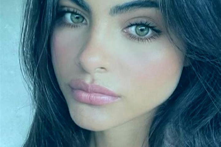 Grace, 36, a red dark-eyed european companion based in Tira Chapeu Industrial. Offering GFE, Roleplay, Girlfriend Experience. Available for incall and outcal...