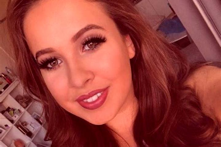 Grace, 37, a auburn amber-eyed latina companion based in Aigen im Muehlkreis. Offering A-Level, Dinner Date, Travel Companion. Available for incall and outca...