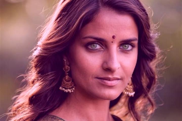 Grace, 37, a chestnut green-eyed indian companion based in Saron. Offering 69, Party Girl, Fetish, OWO, Striptease. Available for incall and outcall, day and...