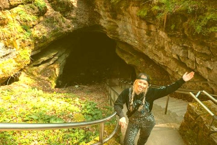 Grace, 37 — Escort in Cave City, United States