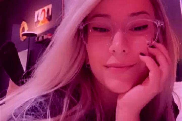 Grace, 38, a blonde grey-eyed mixed companion based in Saint-Romain-de-Colbosc. Offering Dinner Date, Erotic Massage, Girlfriend Experience, Striptease. Avai...