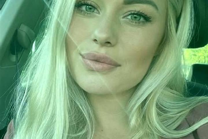 Grace, 38, a blonde hazel-eyed european companion based in Sikar. Offering Duos, A-Level, Dinner Date, Striptease. Available for incall and outcall, overnigh...