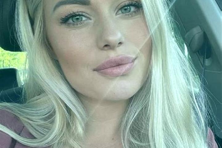 Grace, 38, a blonde hazel-eyed latina companion based in El Pericon. Offering OWO, Dinner Date, Striptease, Erotic Massage. Available for incall and outcall,...