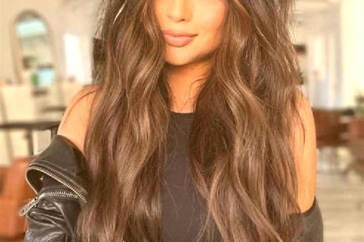 Grace, 38, a brunette dark-eyed slavic companion based in Joinville-le-Pont. Offering BDSM, Erotic Massage, 69, Roleplay. Available for incall and outcall, o...