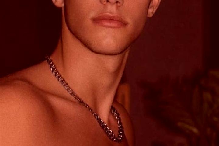 Grace, 38, a brunette grey-eyed caribbean companion based in Tambovka. Offering Roleplay, Prostate Massage, Domination, OWO. Available for incall and outcall...