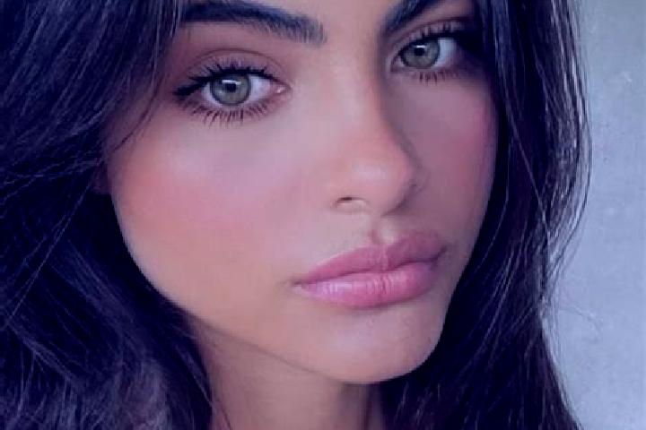 Grace, 38, a chestnut green-eyed indian companion based in Wrixum. Offering Deep French Kissing, 69, Striptease, Prostate Massage, Couples. Available for inc...