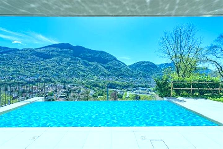 Grace, 38 — Escort in Comano, Switzerland