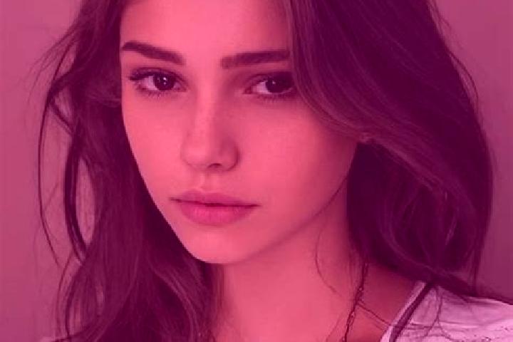 Grace, 39, a chestnut hazel-eyed slavic companion based in Sallent de Gallego. Offering Striptease, Girlfriend Experience, Erotic Massage, Deep French Kissin...