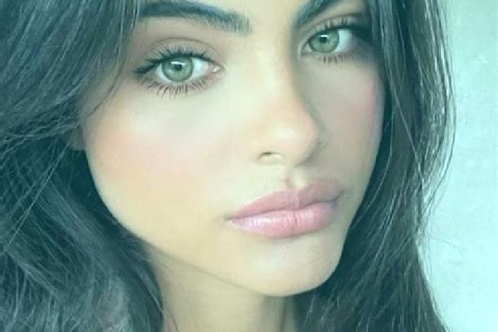 Grace, 39, a red dark-eyed indian companion based in Seixezelo. Offering Duos, CIM, Erotic Massage, BDSM, Massage. Available for incall and outcall, day and ...