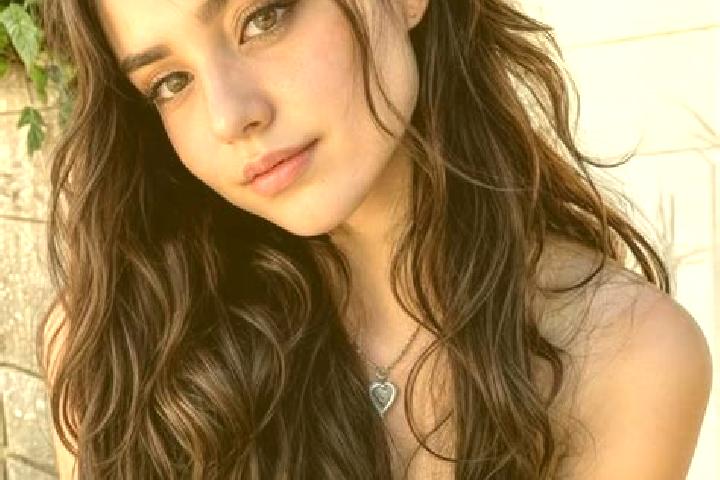 Hannah, 20, a auburn hazel-eyed caribbean companion based in Cacahuatengo. Offering Deep French Kissing, BDSM, Tantra. Available for incall and outcall, over...