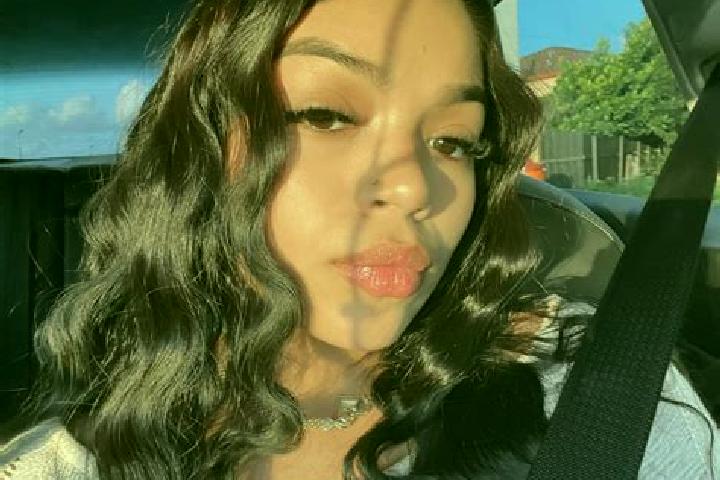 Hannah, 20, a black brown-eyed latina companion based in Kly. Offering CIM, Party Girl, Dinner Date. Available for incall and outcall, day and evening dates.