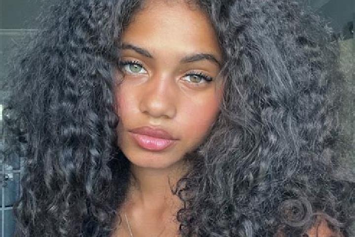 Hannah, 20, a black grey-eyed ebony companion based in Caux. Offering BDSM, Prostate Massage, 69, Girlfriend Experience. Available for incall and outcall, ov...