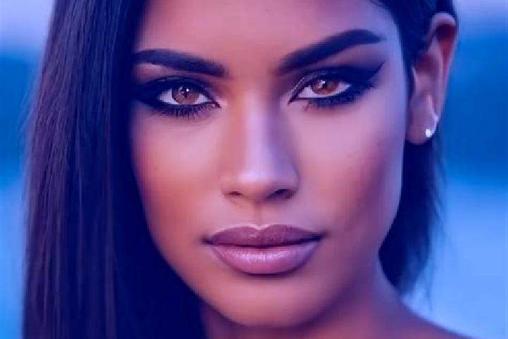 Hannah, 20, a dark blonde dark-eyed latina companion based in Bursuc-Deal. Offering Duos, Fetish, Girlfriend Experience. Available for incall and outcall, da...