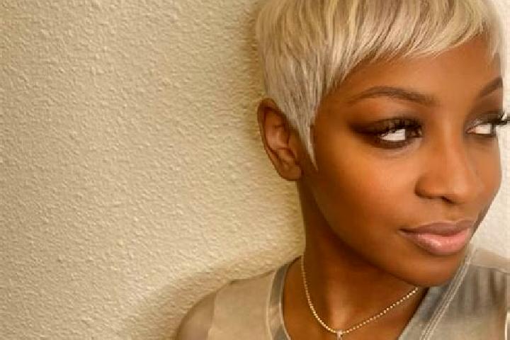 Hannah, 20, a platinum blonde amber-eyed ebony companion based in Bannerman. Offering Erotic Massage, Roleplay, Fetish, Striptease. Available for incall and ...