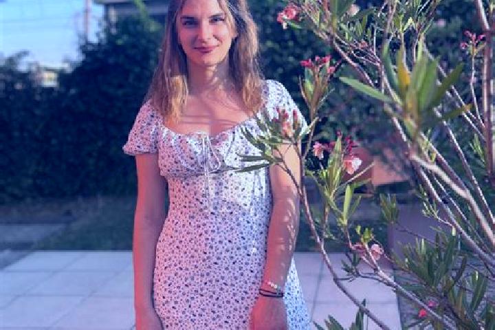 Hannah, 20 — Escort in Bevenais, France