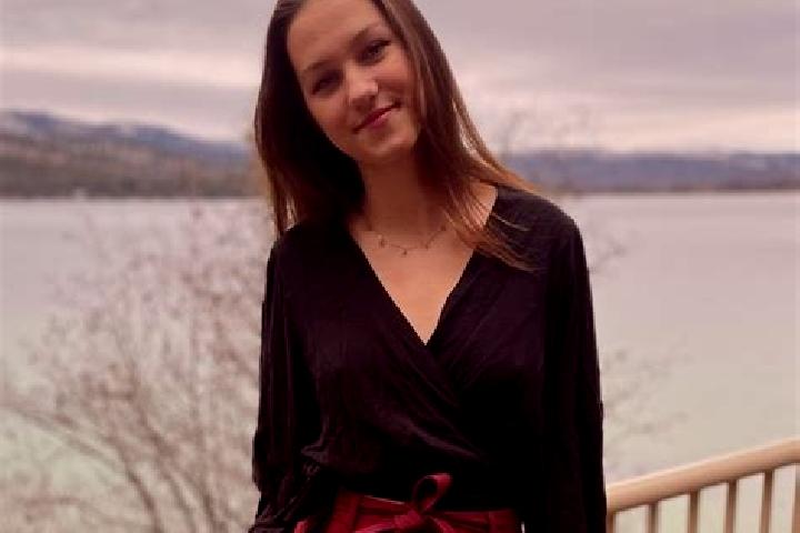 Hannah, 20 — Escort in Califon, United States