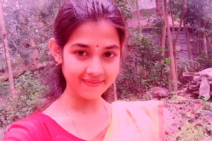 Hannah, 20 — Escort in Canning, India