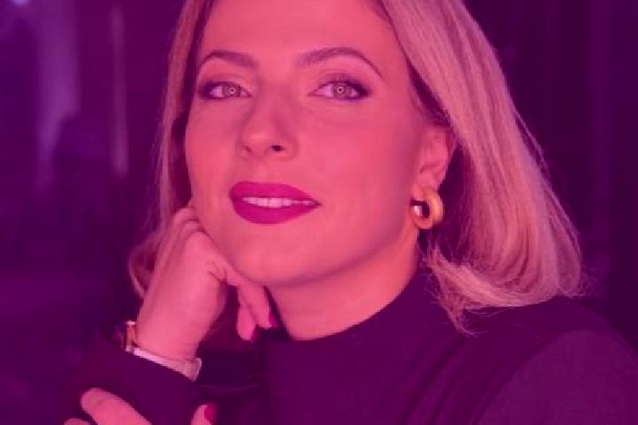 Hannah, 20 — Escort in Iza, Slovakia