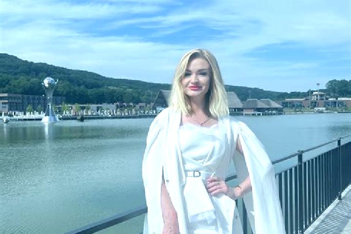 Hannah, 20 — Escort in Sokilnyky, Ukraine