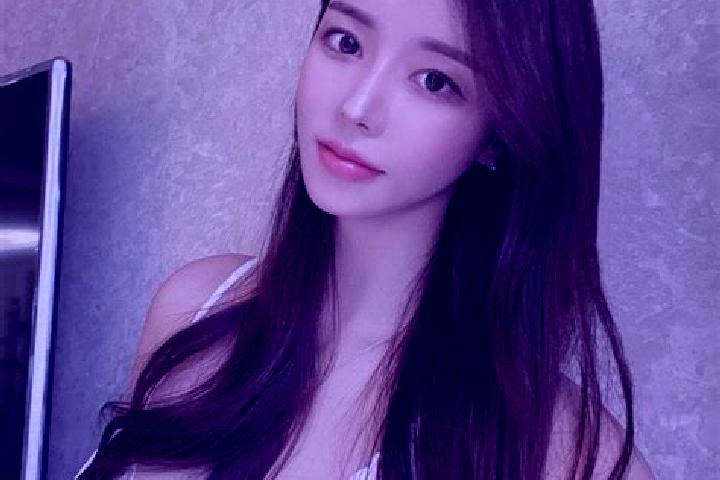 Hannah, 20 — Escort in Tililan, Turkey