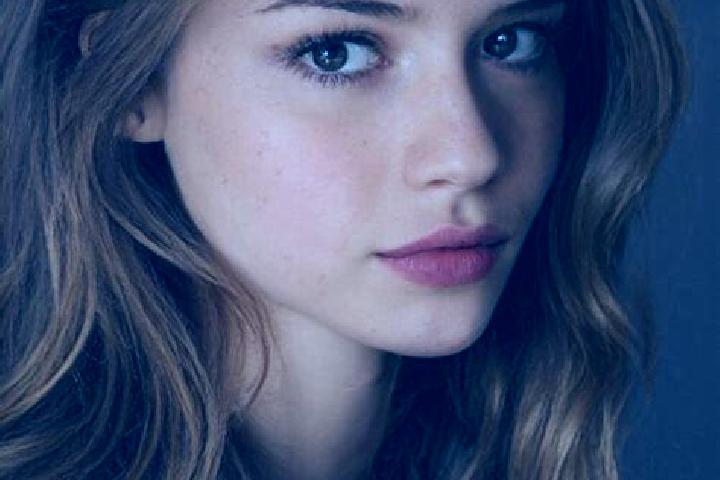 Hannah, 21, a auburn hazel-eyed caucasian companion based in Blennerville. Offering Party Girl, A-Level, Striptease, GFE, CIM. Available for incall and outca...
