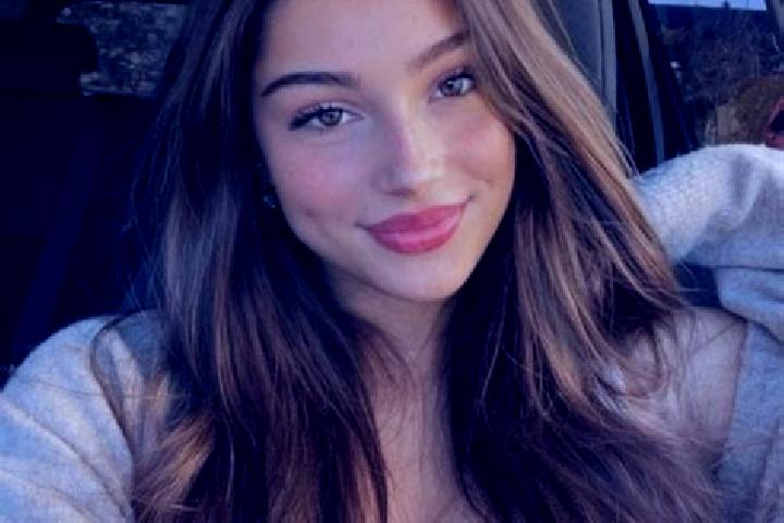 Hannah, 21, a brunette hazel-eyed caucasian companion based in Puertecito de la Virgen. Offering A-Level, Overnight, Travel Companion, Deep French Kissing. A...