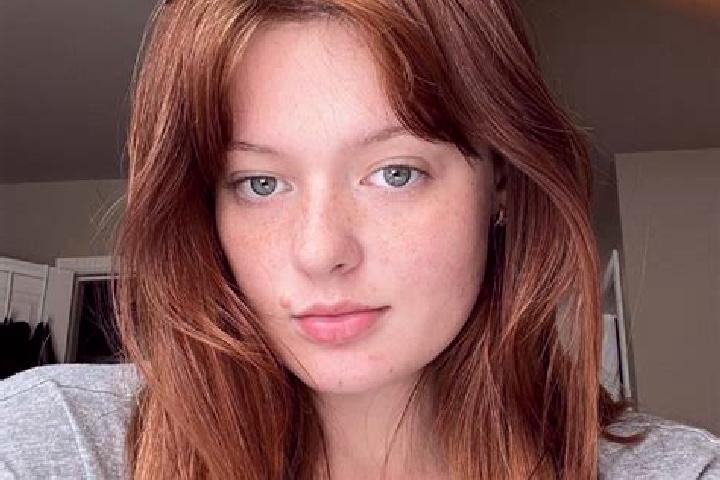 Hannah, 21, a red grey-eyed middle eastern companion based in Lohr. Offering Dinner Date, Deep French Kissing, Domination, GFE. Available for incall and outc...