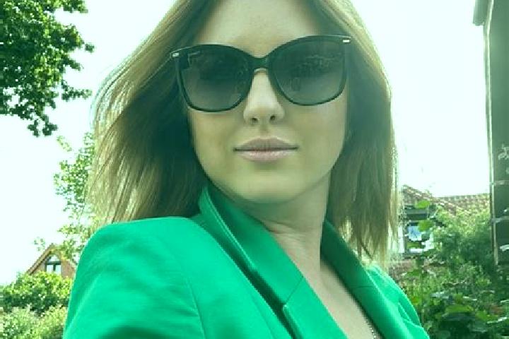 Hannah, 21 — Escort in Swindon, United Kingdom