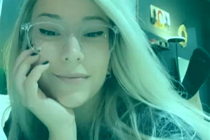 Hannah, 22, a blonde amber-eyed mixed companion based in Cosby. Offering CIM, Roleplay, Deep French Kissing. Available for incall and outcall, day and evenin...