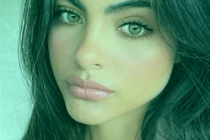 Hannah, 22, a brunette dark-eyed indian companion based in Zielonki-Wies. Offering Prostate Massage, Domination, Deep French Kissing, Tantra. Available for i...