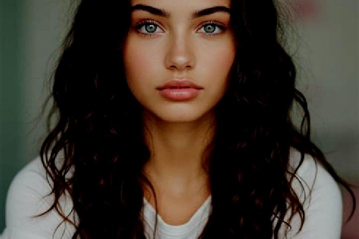 Hannah, 22, a dark blonde amber-eyed mediterranean companion based in Baay. Offering Couples, Duos, Overnight, GFE. Available for incall and outcall, overnig...