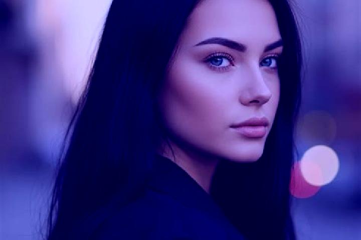 Hannah, 22, a red blue-eyed latina companion based in Domeck. Offering Striptease, A-Level, BDSM. Available for incall and outcall, day and evening dates.