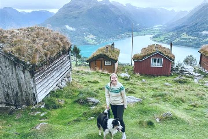 Hannah, 22 — Escort in Moldjord, Norway