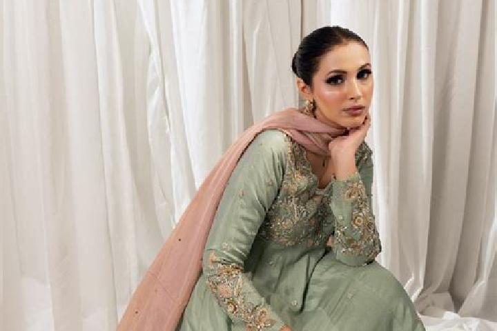 Hannah, 22 — Escort in Shahr-e Safa, Afghanistan