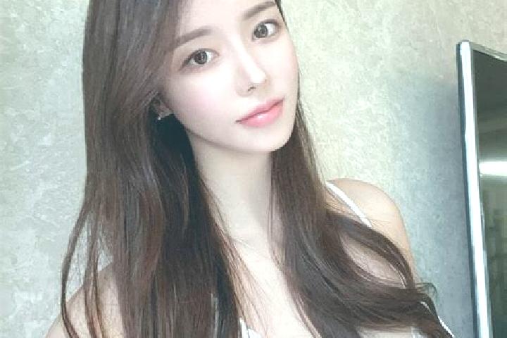 Hannah, 22 — Escort in Xitieshan, China