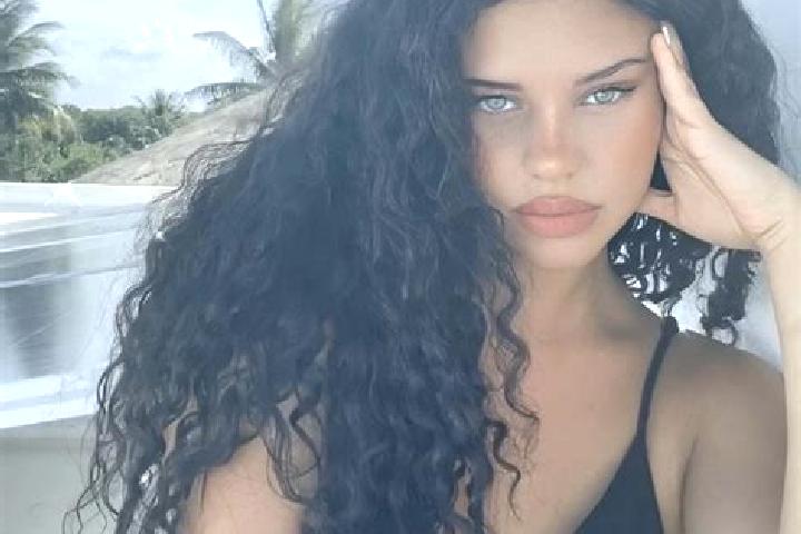 Hannah, 23, a black grey-eyed latina companion based in Lachute. Offering Prostate Massage, Fetish, Travel Companion, Tantra, Overnight. Available for incall...